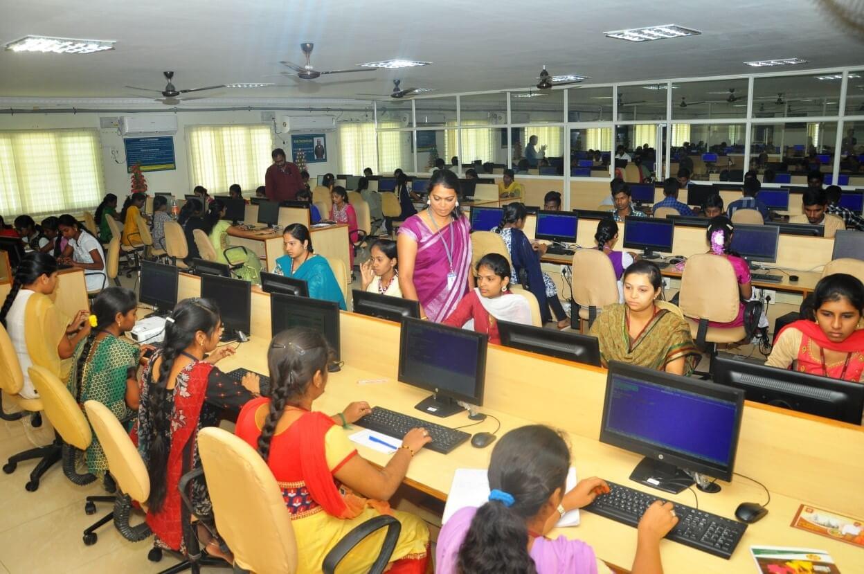Vemu Institute of Technology Chittoor Computer Lab photo 4